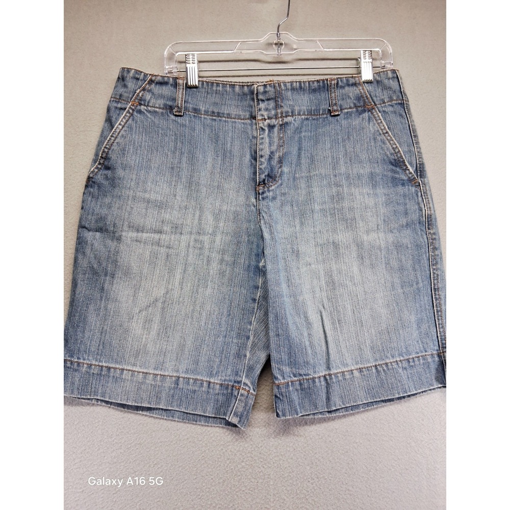 Old Navy Women Blue Jeans Shorts Size 10 Just Below The Waist